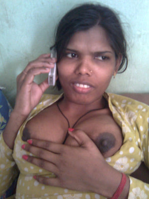 18 tear old schoolgirl Tiff Bannister takes selfies while disrobing in bedroom